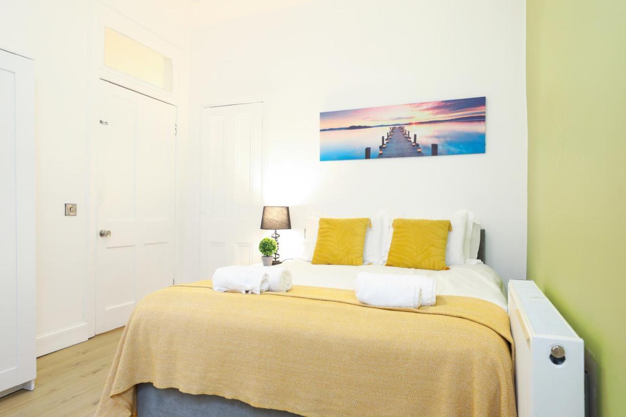 Stunning Modern 3 Bedroom Apartment Edinburgh Exterior photo