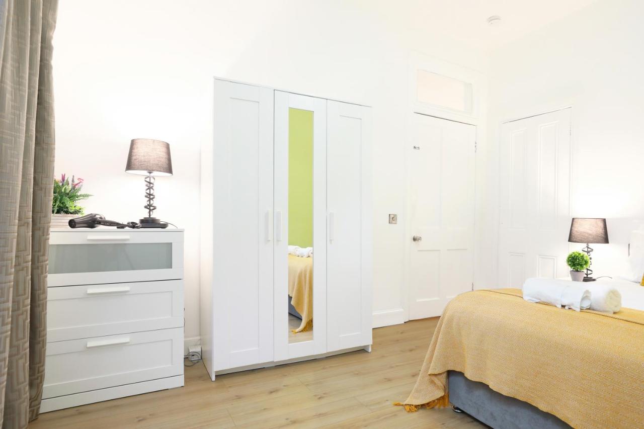 Stunning Modern 3 Bedroom Apartment Edinburgh Exterior photo