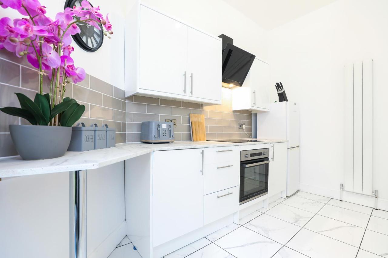 Stunning Modern 3 Bedroom Apartment Edinburgh Exterior photo