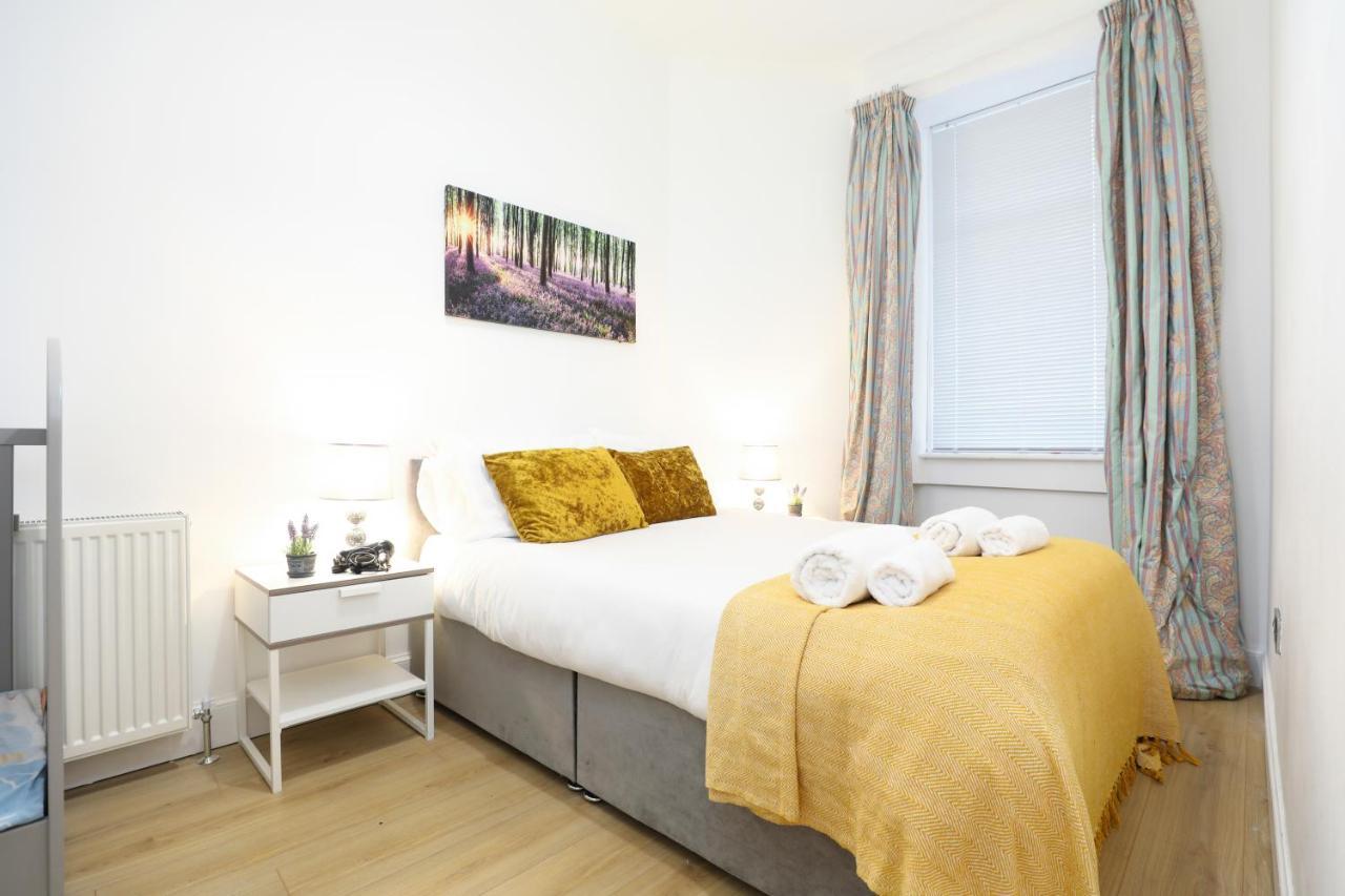 Stunning Modern 3 Bedroom Apartment Edinburgh Exterior photo